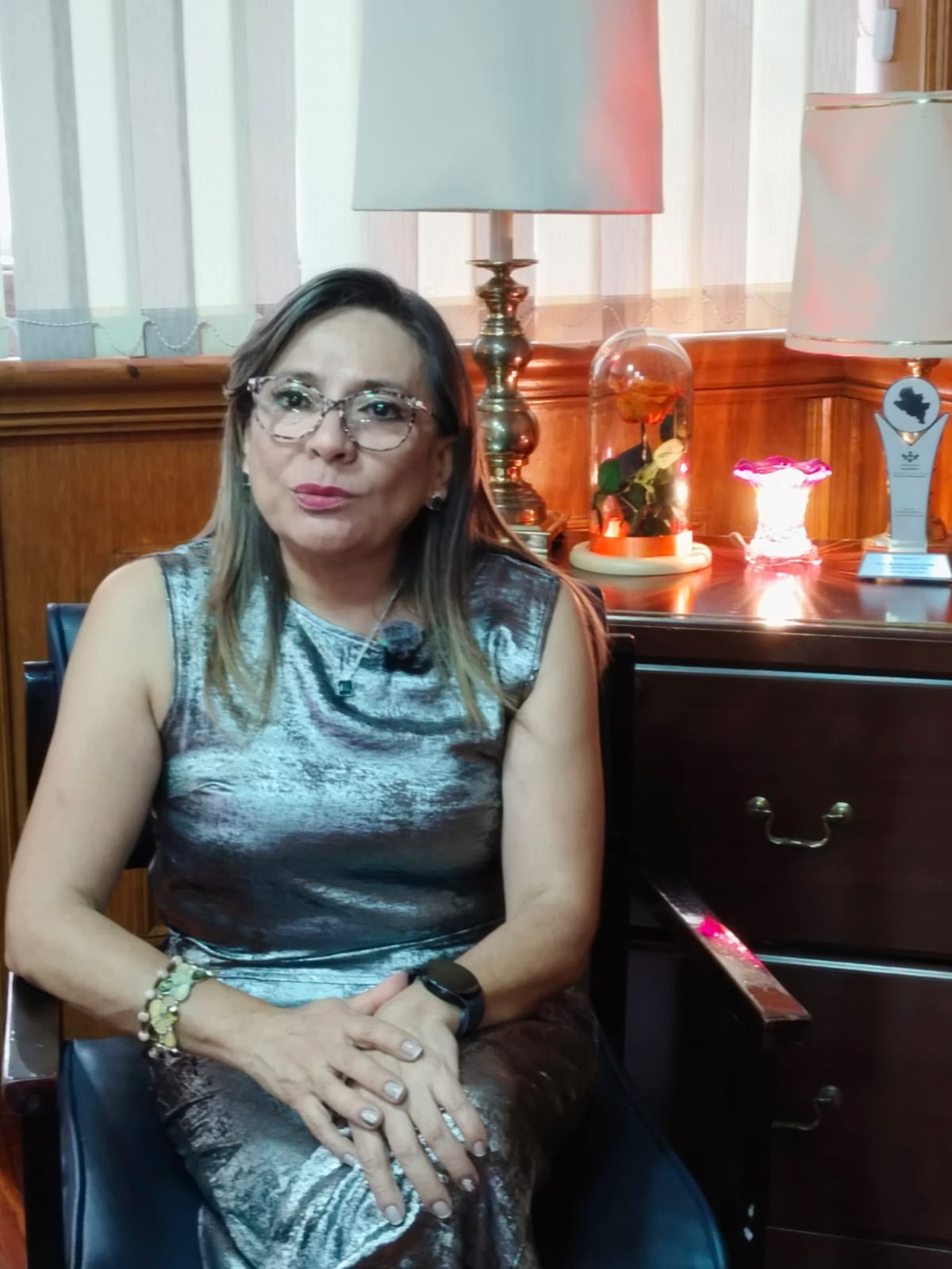 Directora del Instituto Departamental de Salud de Nariño  Ana Belén Arteaga Torres, informa sobre hallazgos fiscales encontrados por la Contraloría General.